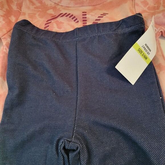 Calvin Klein Jeans Girls Newborn 2 Piece Set (Size 3/6M) - Picture 7 of 10